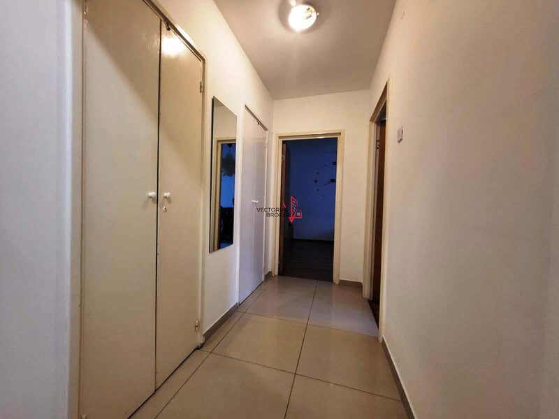 Salajan, la 2 pasi de metrou, 2 camere, decomandat, cu boxa.